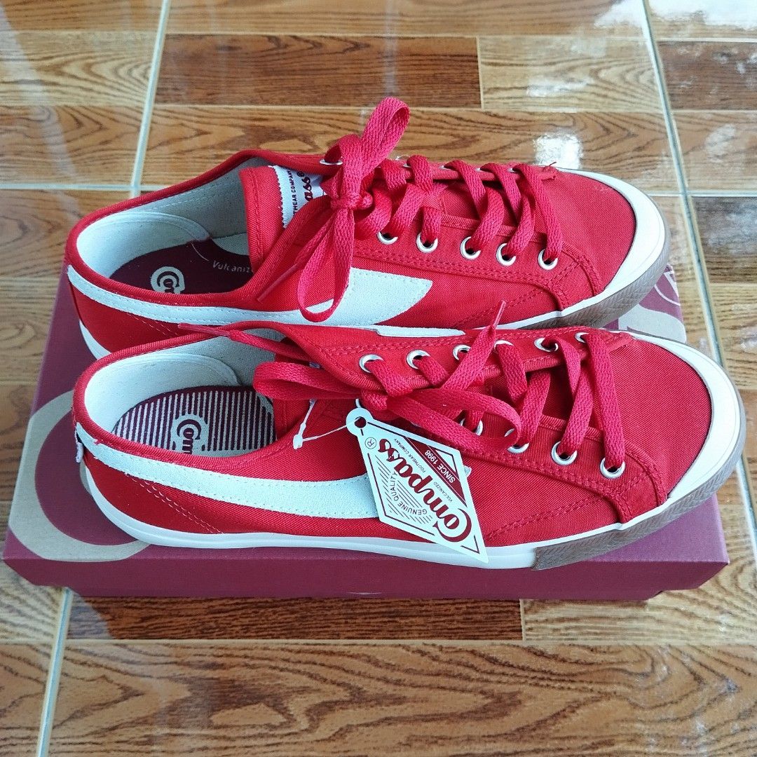 Compass Gazelle Low Red Gum size 42, Fesyen Pria, Sepatu , Sneakers di  Carousell