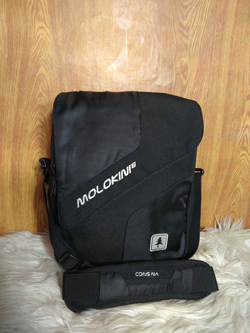 Consina sling bag top