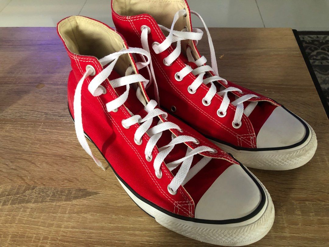 Converse red