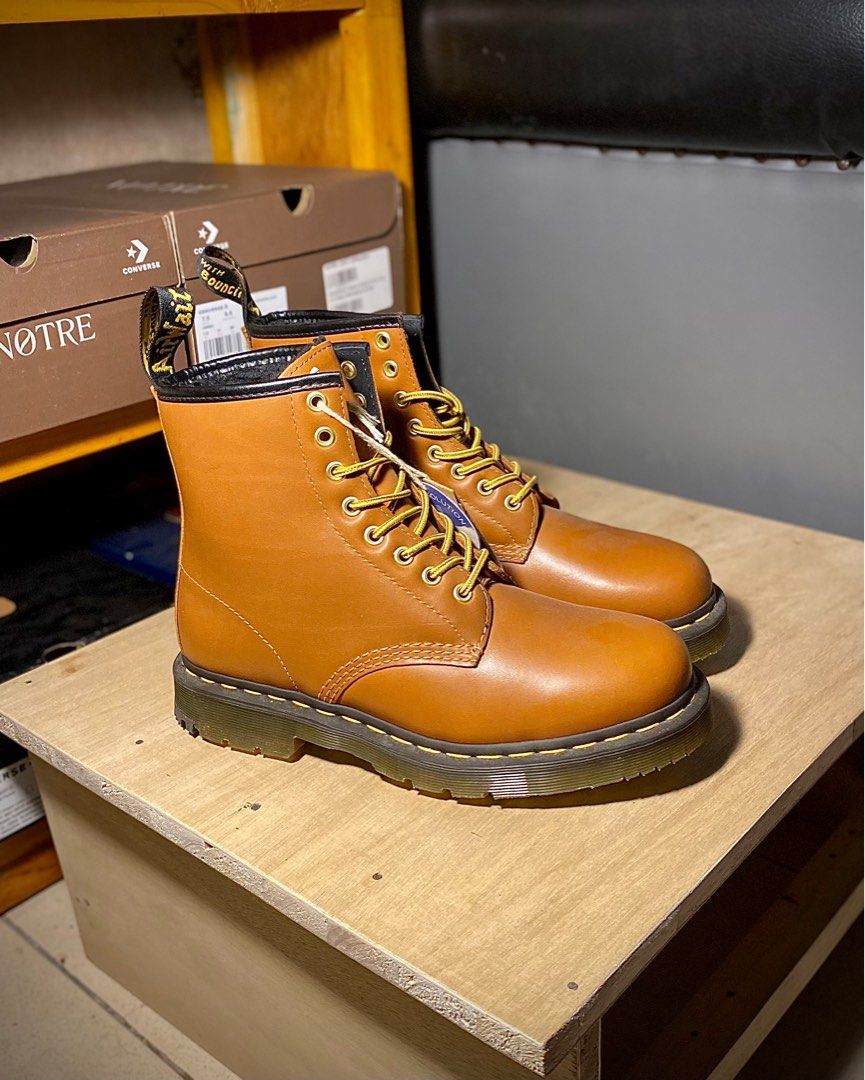 Dr martens clearance tan arcadia