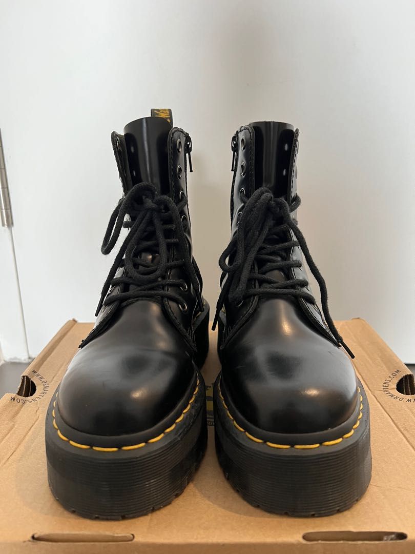 Poshmark dr hot sale martens jadon