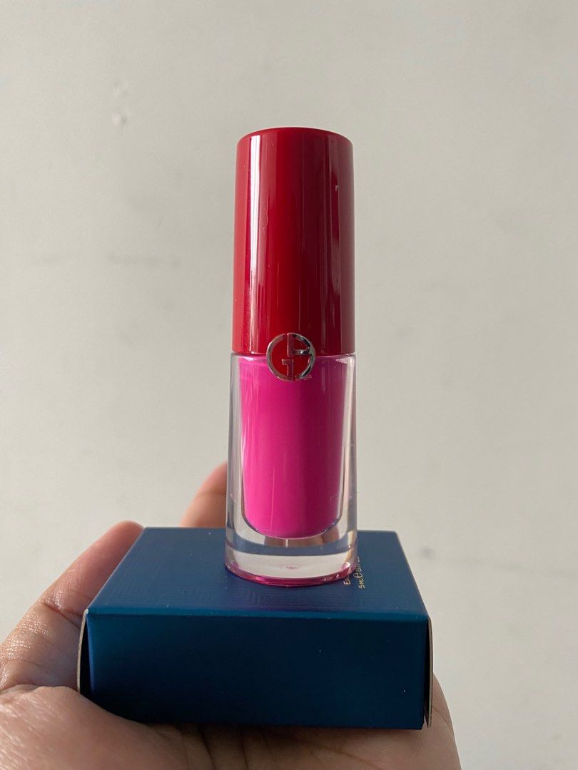 Armani lip top magnet 501
