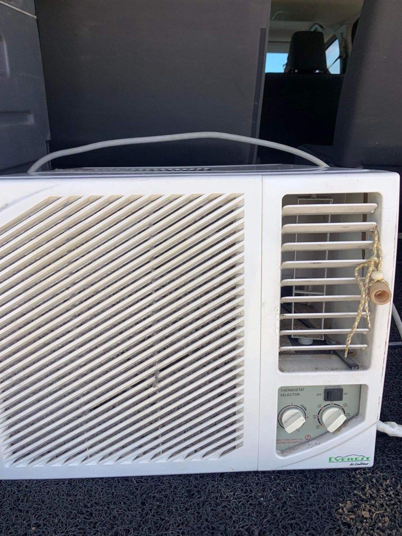 EVEREST 1hp window type manual aircon on Carousell