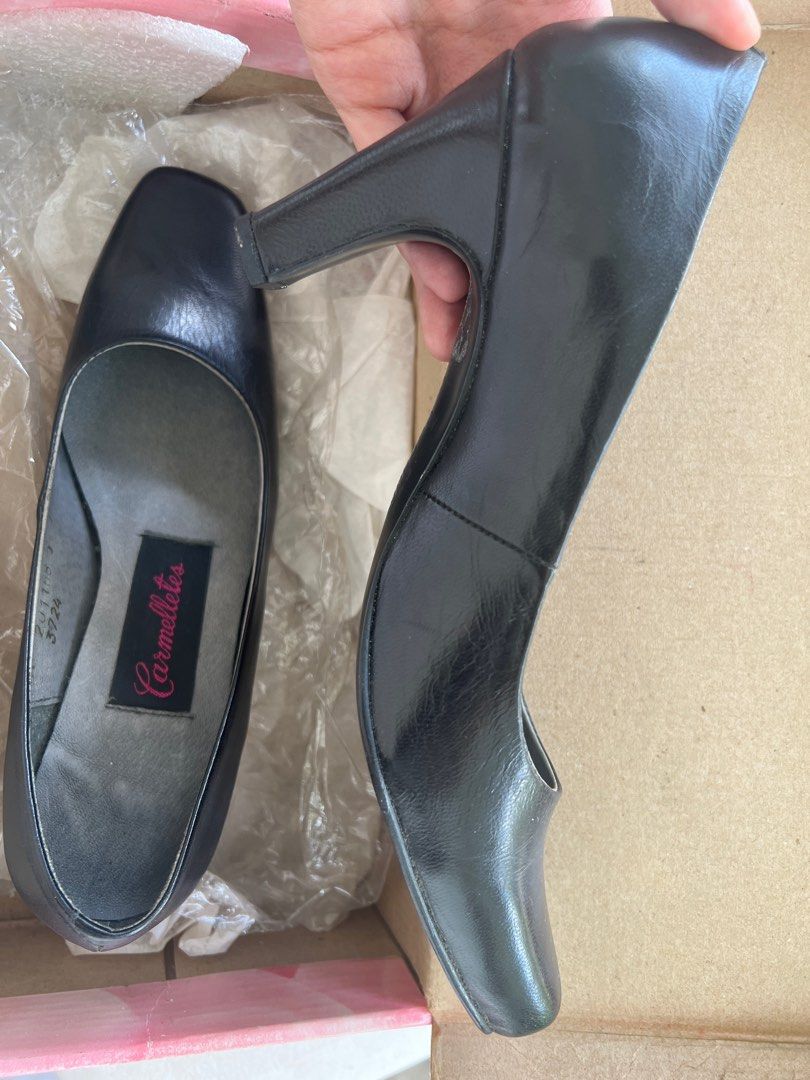 Genuine Leather Black Shoes with Heels (Category: Heels) located in Quezon City. Submitted by heartworkph (Listing ID 1248346145, Image 3). Description: Carmelletes Square Toe Black Heels - Size 5 - Made of Genuine Leather - Brand New - Good for school or office Selling low, see first pic for original price Shipping fee to be shouldered by buyer RFS: Have wide feet, toe area is too tight for me MOP: GCash, Maya, BPI, UnionBank MOD: J&T, Flash Exp