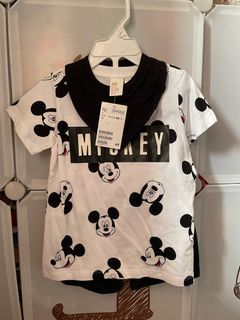H&M set Mickey Mouse
