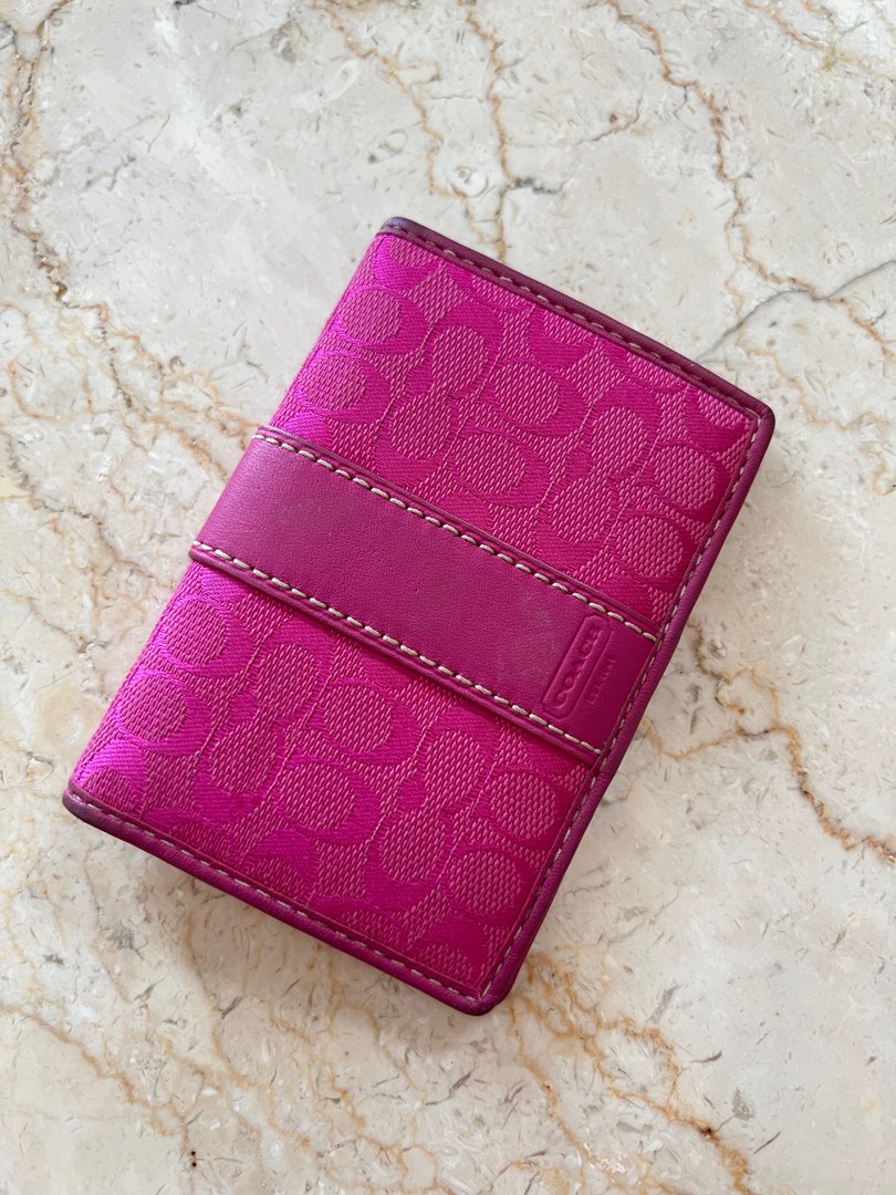 Hot pink Coach Wallet card holder Women s Fashion Bags Wallets Wallets Card Holders on Carousell