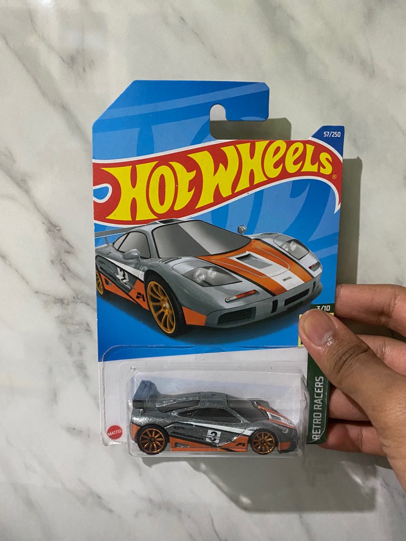 Hot Wheels 2023 Retro Racers Mclaren F1 GTR Silver Hobbies Toys hot-wheels-2023-retro-racers-mclaren-f1-gtr-silver-hobbies-toys