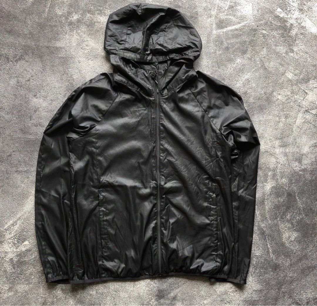 Jaket discount uniqlo waterproof