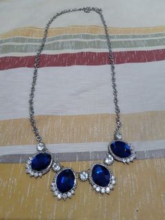 Kalung cantik dgn batu biru sapphire