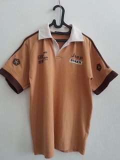 Kaos kerah pria