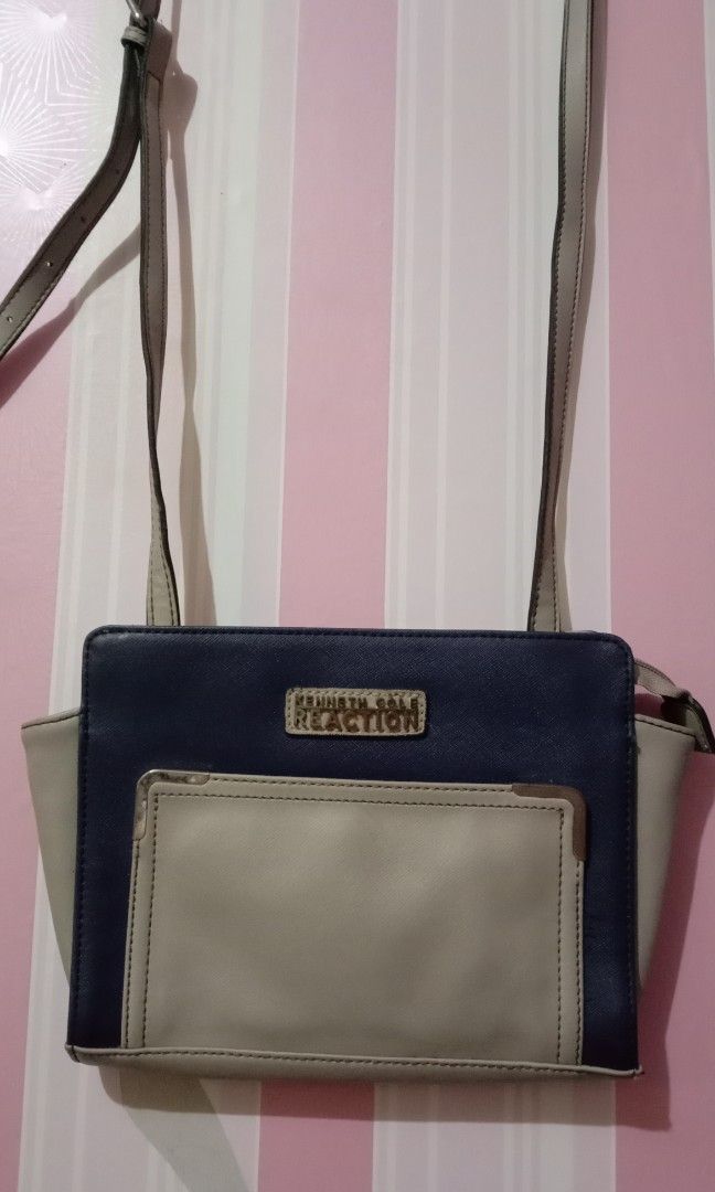 cole reaction sling bag on Carousell