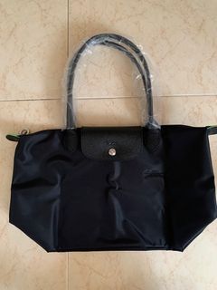(Category: ) located in . Submitted by thrift.itt (Listing ID 1248305830, Image 1). Description: .