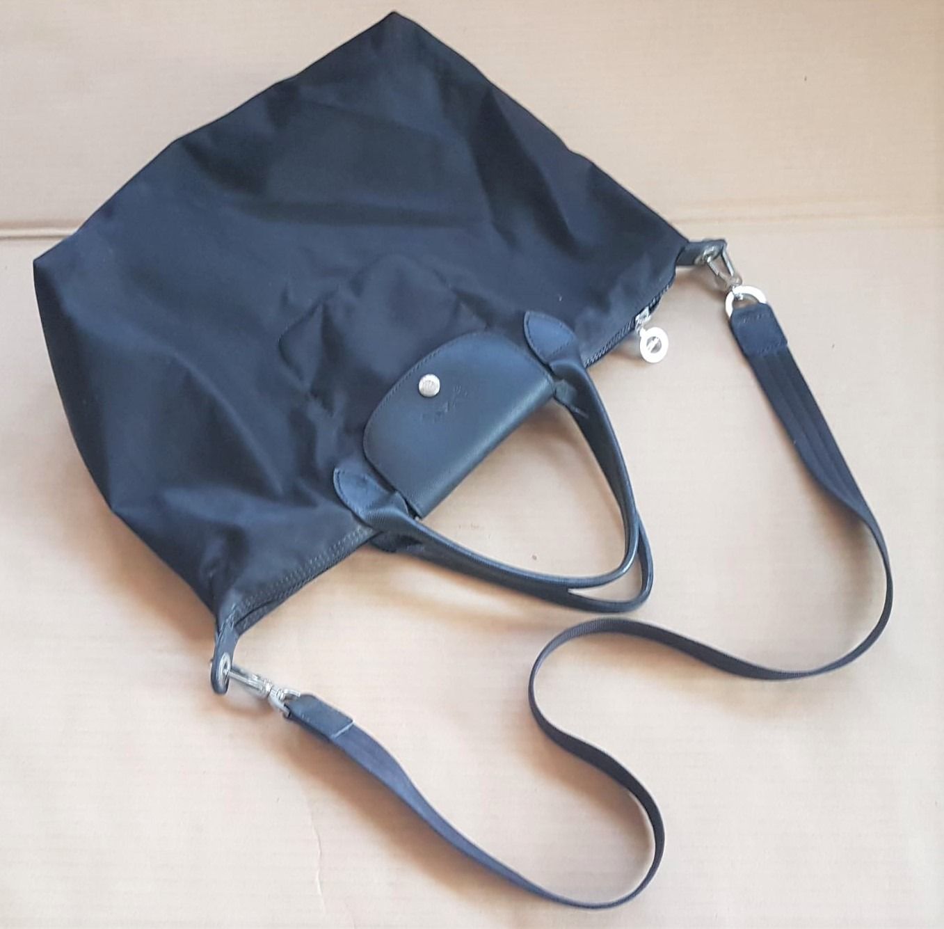 VTG Chic LONGCHAMP Navy Blue Bucket Bag Crossbody Regular Shoulder Strap  RARE