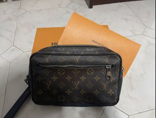 LV 2054 EXPANDABLE POLOCHON, Men's Fashion, Bags, Briefcases on Carousell