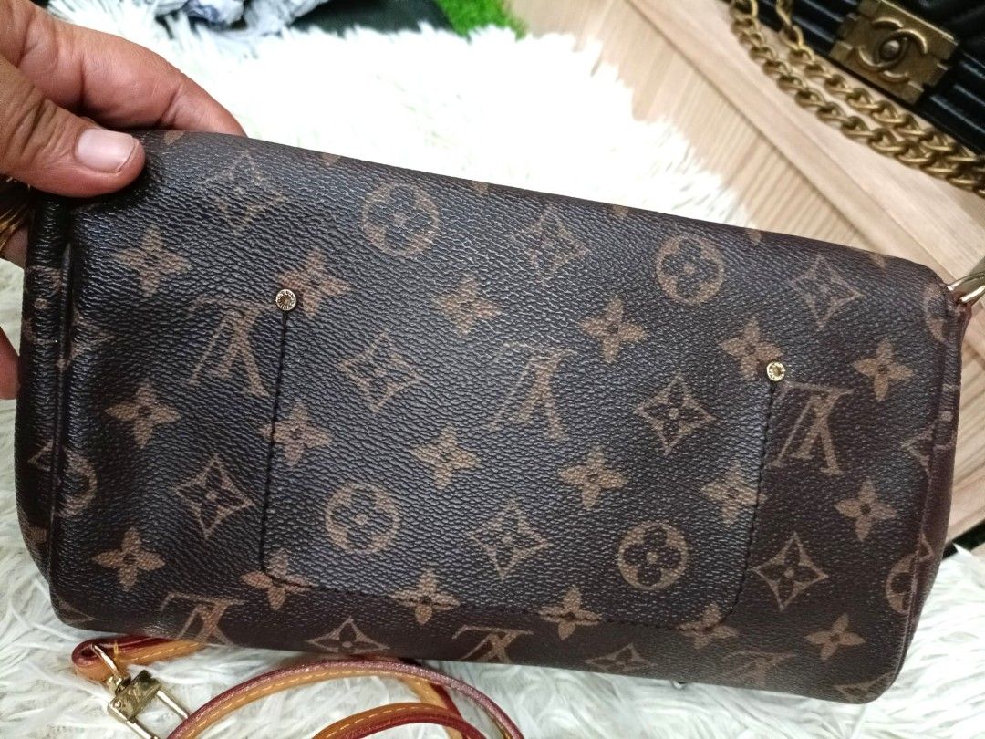 Louis Vuitton Favorite Monogram MM Pochette Crossbody Bag Brown