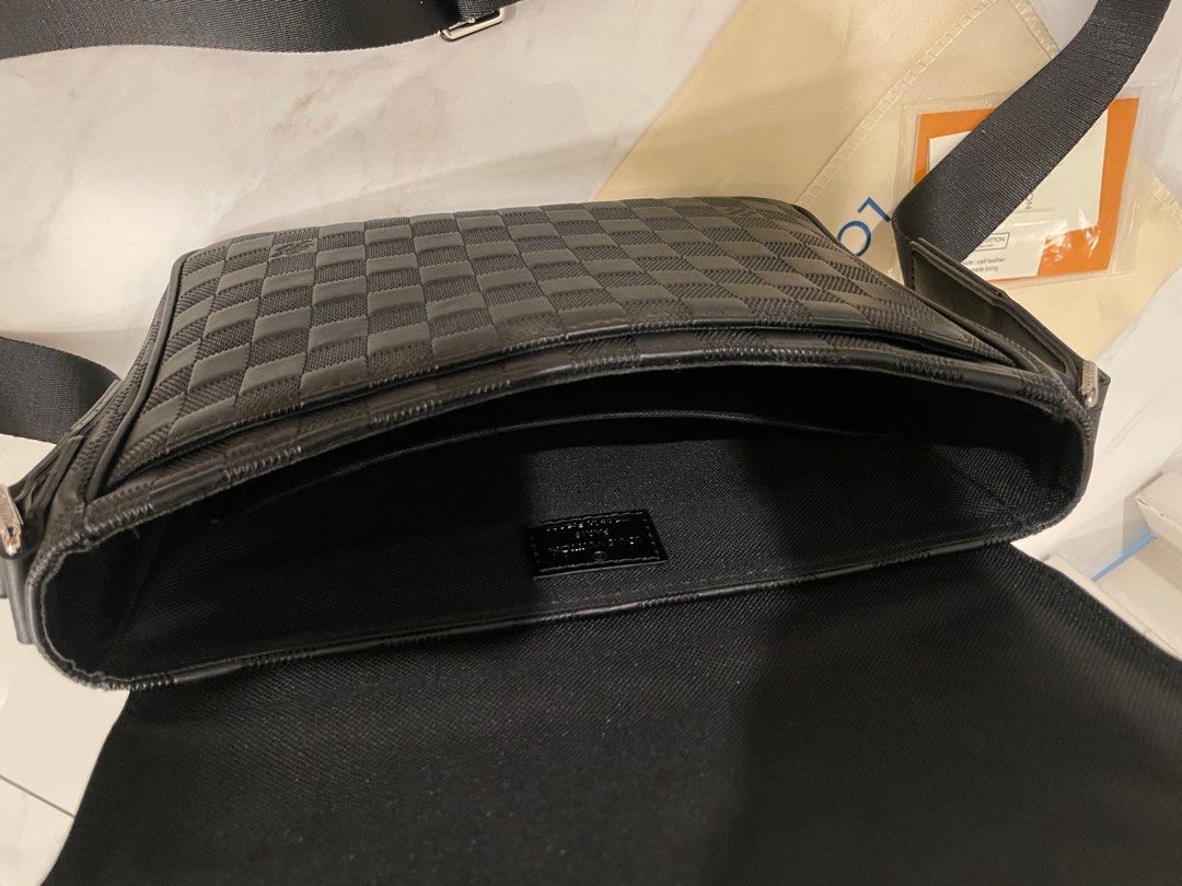Lv shoulder hot sale bag mens