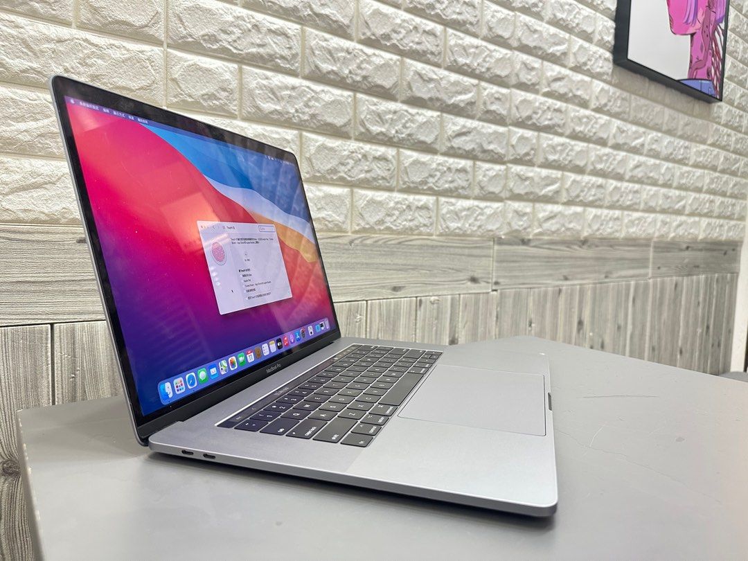 MacBook Pro 2017年款15寸i7 16+256GBssd 帶touchbar 帶指紋解鎖香港行