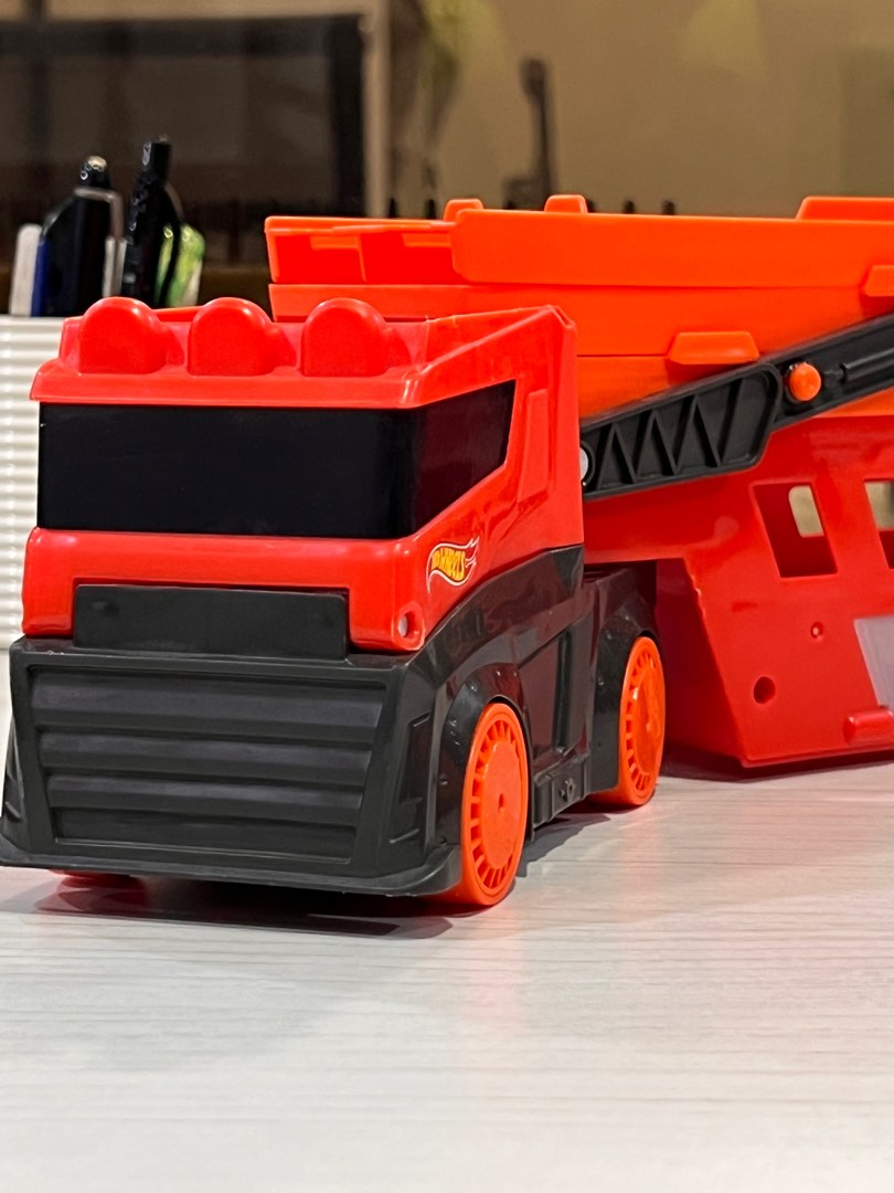 Hot wheels outlet mega turbo hauler