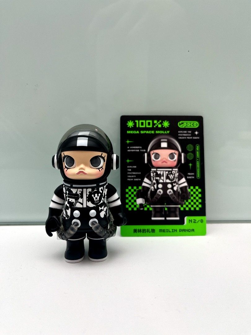 100% Mega Space Molly Series 2 - Meilin Panda, Hobbies & Toys