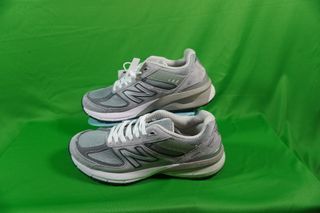 New Balance 990 V5 White Grey
 Size 40 Insole 25 cm
 Made in USA