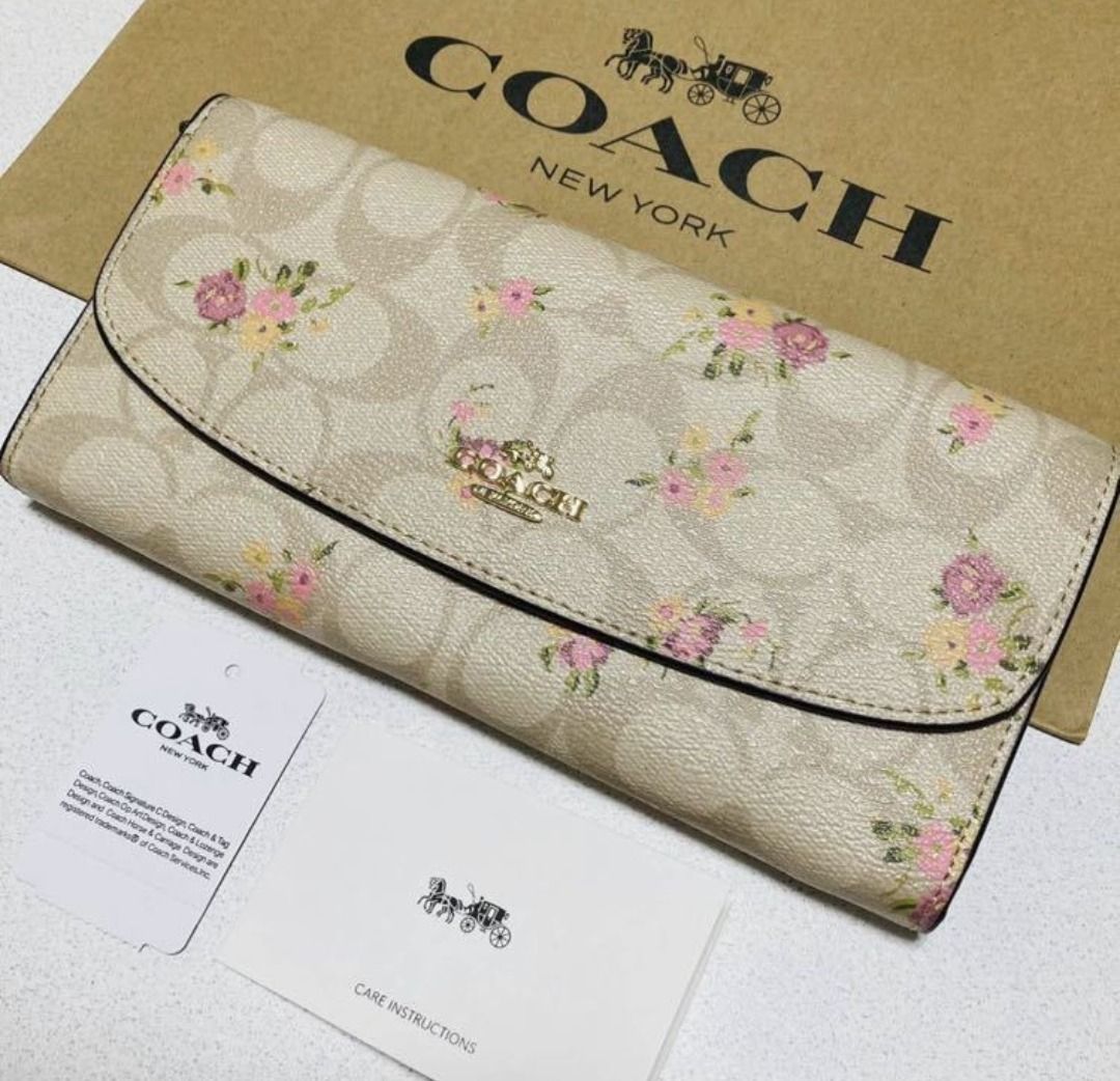 Slim envelope wallet with new arrivals chain in blocked signature canvas