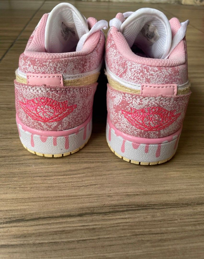 Nike Jordan 1 Low Paint Drip Strawberry Ice Cream Second Import, Fesyen