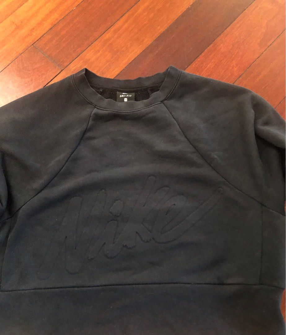 Nike jumper (Category: Women's Clothes) located in Penshurst. Submitted by epicwater.ab3272 (Listing ID 1248391529, Image 2). Description: .