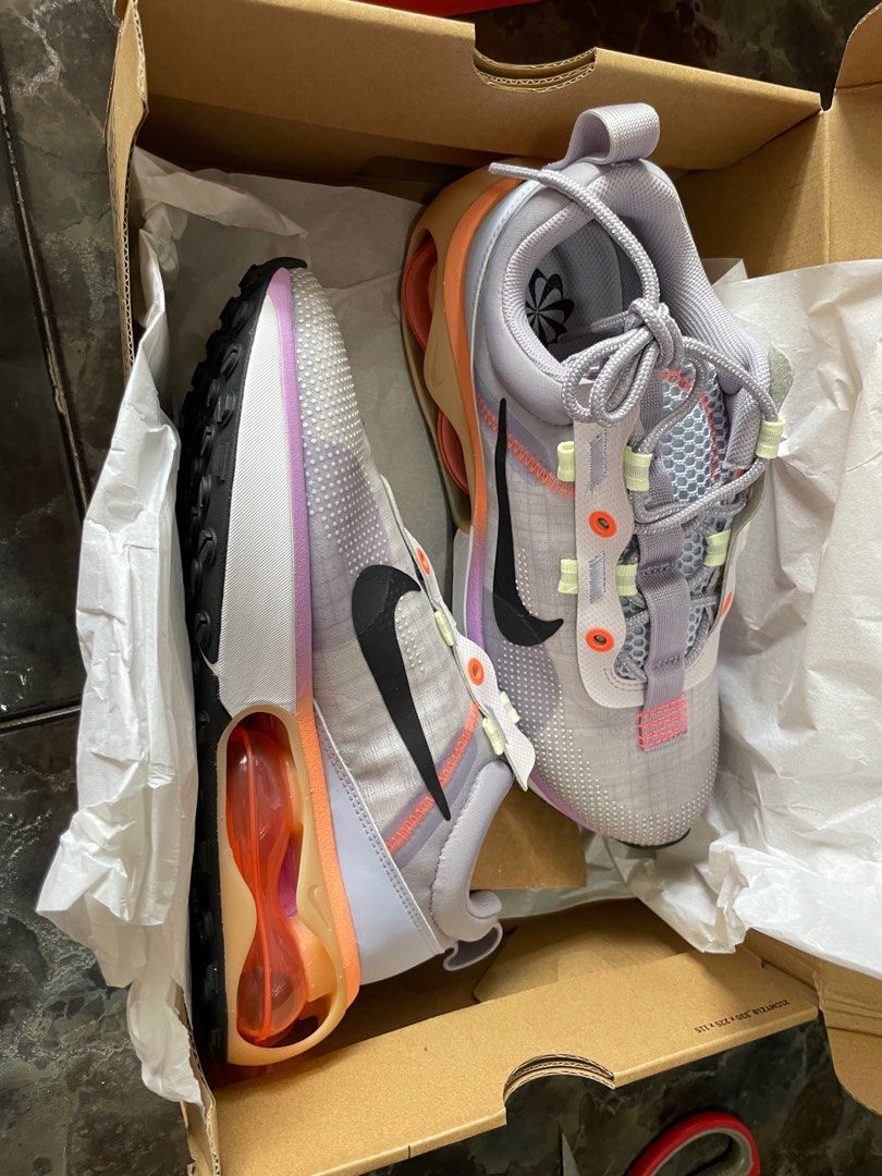 W air on sale max 18