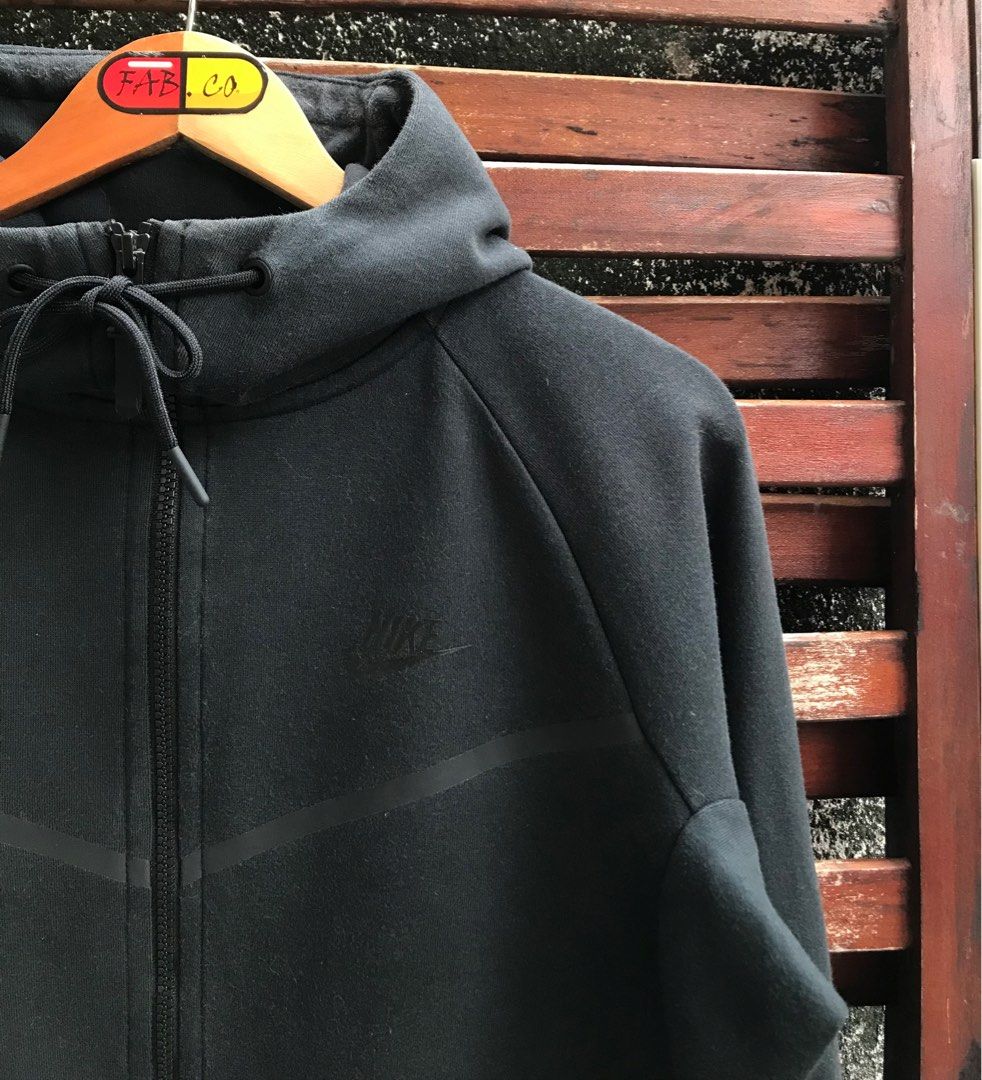 Nike Zipper Jacket, Men's Fashion, Tops & Sets, Hoodies on Carousell
