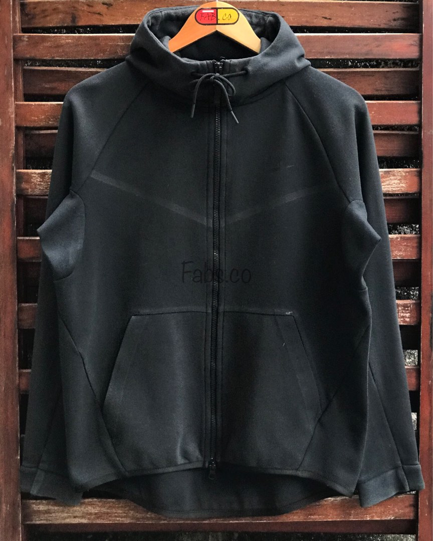 Nike Zipper Jacket, Men's Fashion, Tops & Sets, Hoodies on Carousell