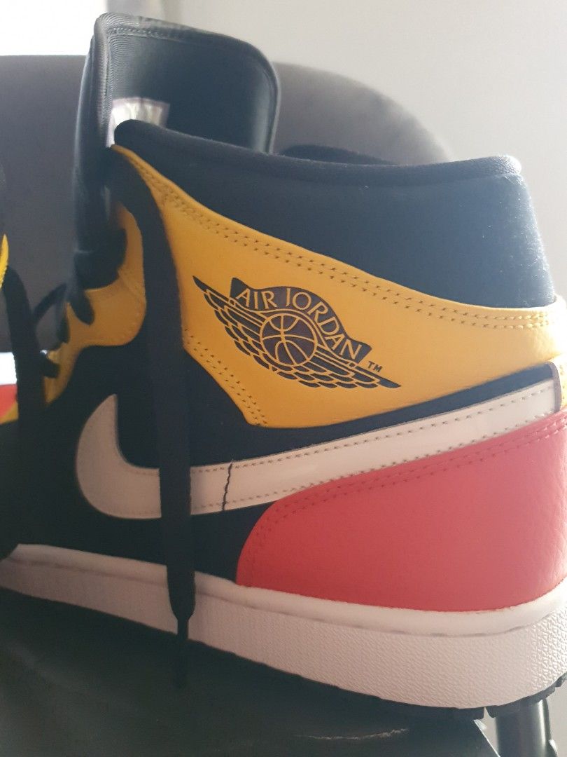 Jordan 1 amarillo 2025 negro
