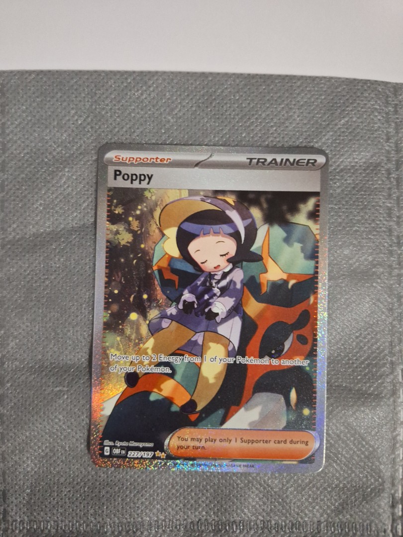 Poppy SIR 227/197 Pokémon TCG sv03 (Obsidian Flames), Hobbies