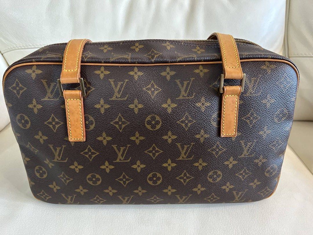 Pre owned Vintage LV Cite GM, Women's Fashion, Bags & Wallets, Shoulder  Bags on Carousell