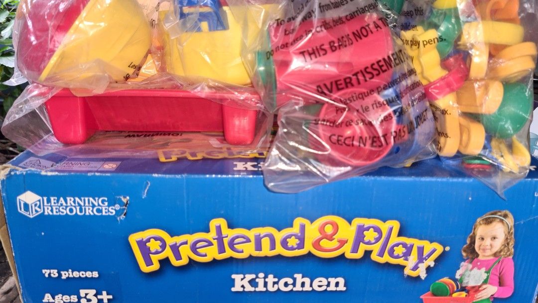Pretend and Play kitchen set (Category: Infant Playtime) located in Quezon City. Submitted by bigmomeh (Listing ID 1248431190, Image 1). Description: Bought this in HK worth 1,500 pesos. Some are missing like utensils. Well played by my daughter 8 years ago..