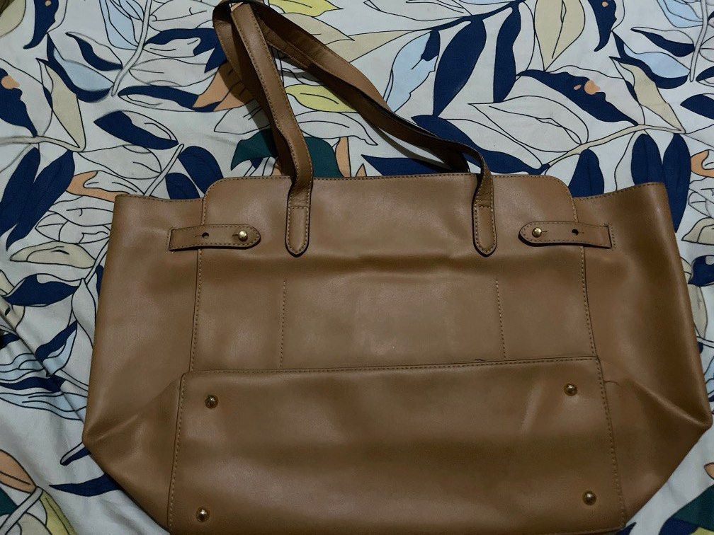 Original Ralph Lauren bag (Category: Luxury Bags & Wallets) located in Quezon City. Submitted by happy_nanay_of_3 (Listing ID 1248342227, Image 2). Description: Original Pls see condition of the bag hence selling low .