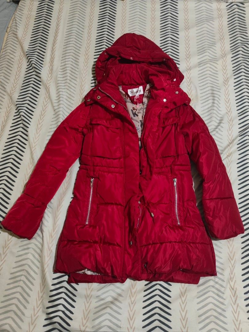 Red puffer jacket hood clearance