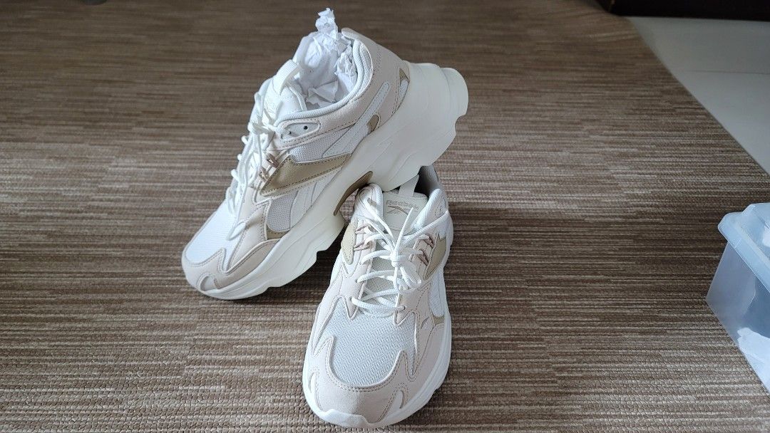 Reebok, 女裝, 鞋, 波鞋- Carousell