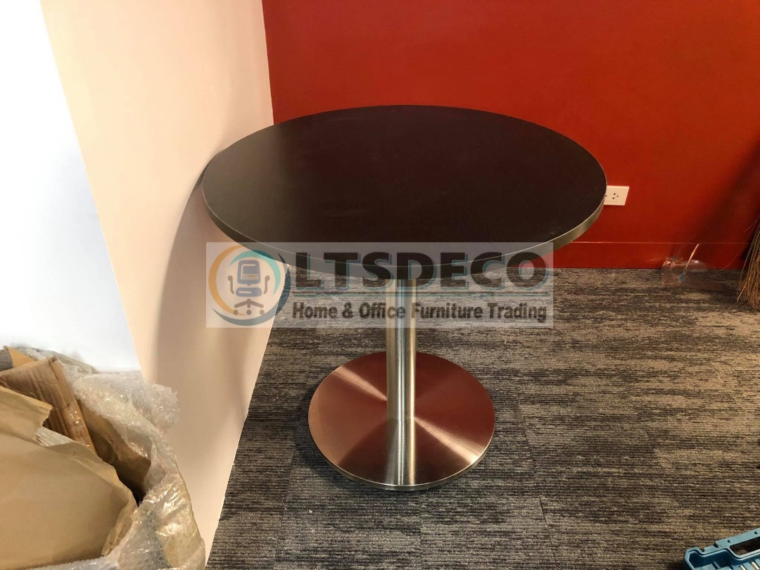 ROUND TABLE OFFICE PARTITION FURNITURE on Carousell