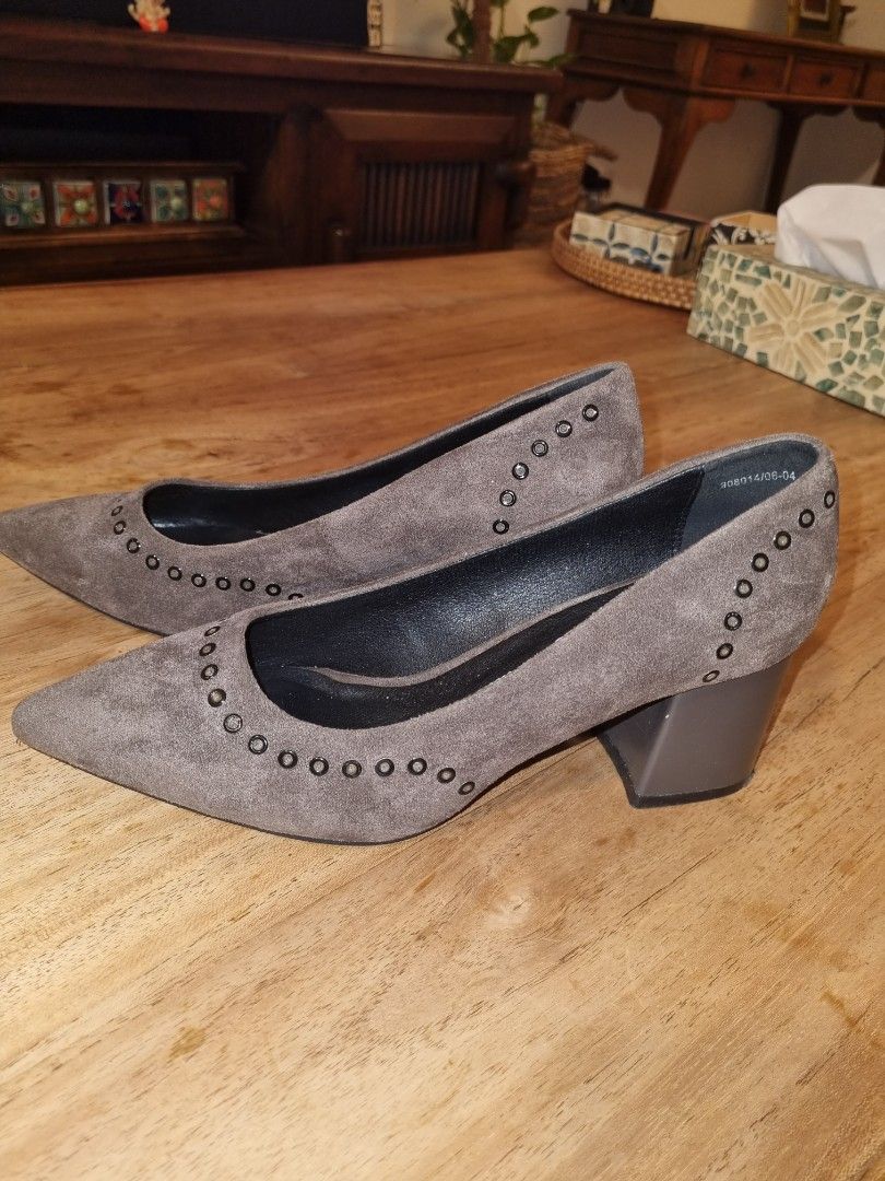 Cheap size on sale 11 heels