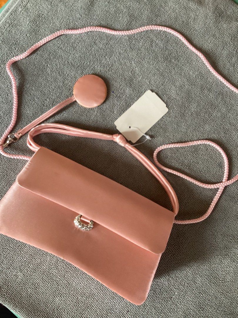 Small Pink Purse Bag (Category: Luxury Bags & Wallets) located in Davao. Submitted by ferdipt (Listing ID 1248470980, Image 2). Description: 8 In X 5 In.