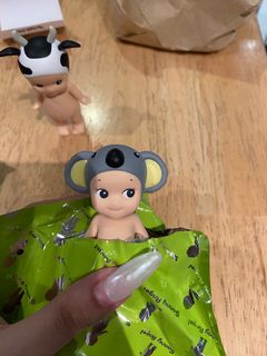 (Category: ) located in . Submitted by itssshoppingtimee (Listing ID 1248465782, Image 1). Description: .
