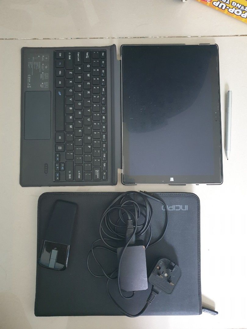 Surface 3 (Category: Laptops & Notebooks) located in Singapore. Submitted by take_go (Listing ID 1248313235, Image 1). Description: .