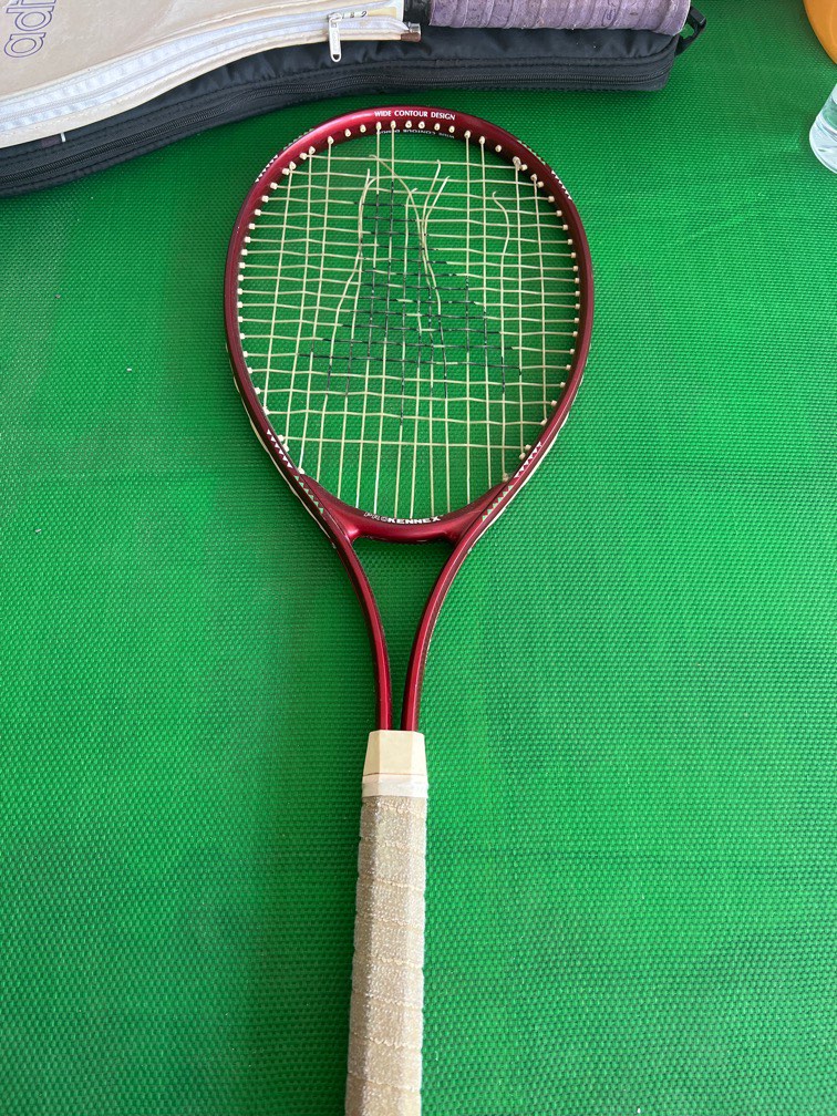 tennis-racket-sports-equipment-sports-games-racket-ball-sports