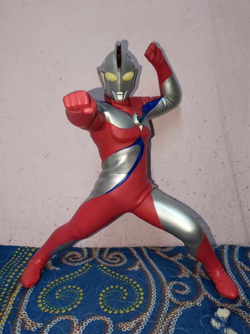 Ultraman Cosmos, Hobbies & Toys, Toys & Games on Carousell