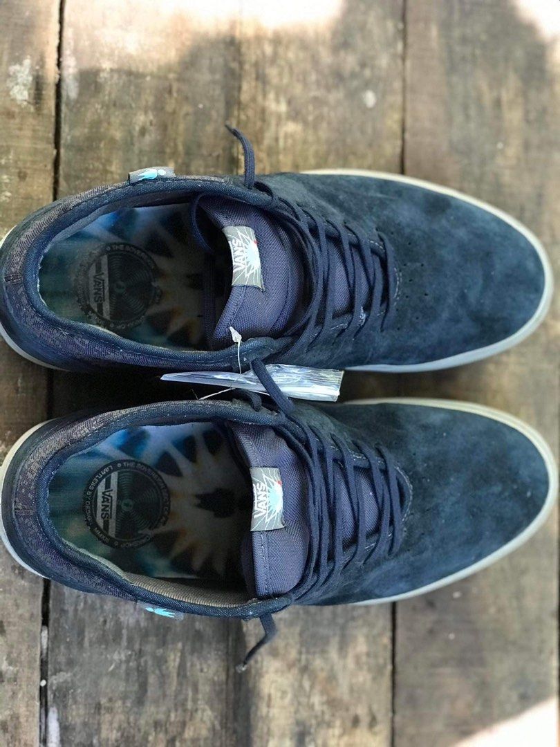 Vans x Alien workshop stage 4 mid (Category: Sneakers) located in Santo Domingo. Submitted by ralphcaezar (Listing ID 1248351080, Image 3). Description: Bnds.