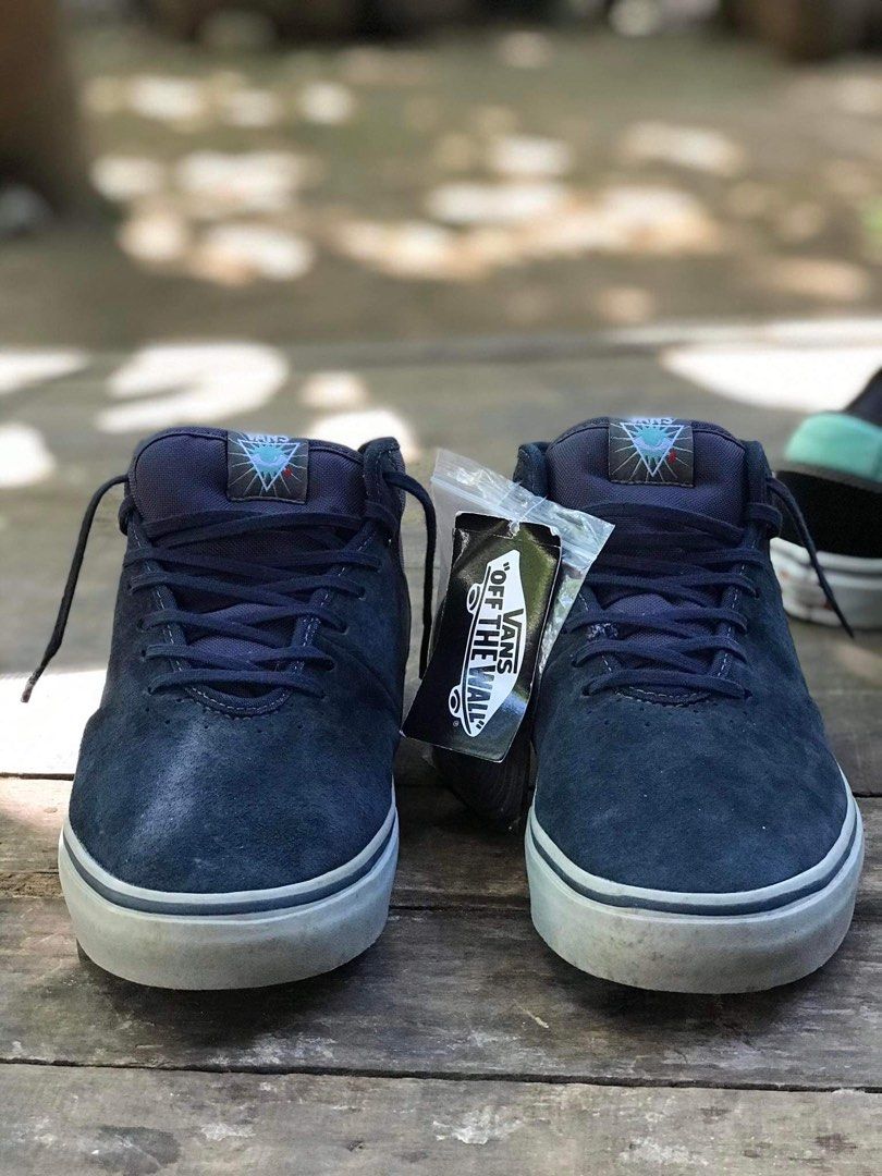 Vans x Alien workshop stage 4 mid (Category: Sneakers) located in Santo Domingo. Submitted by ralphcaezar (Listing ID 1248351080, Image 1). Description: Bnds.