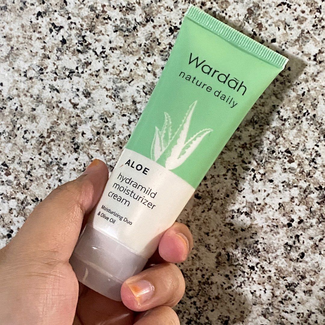 Wardah nature daily aloe discount hydramild moisturizer cream