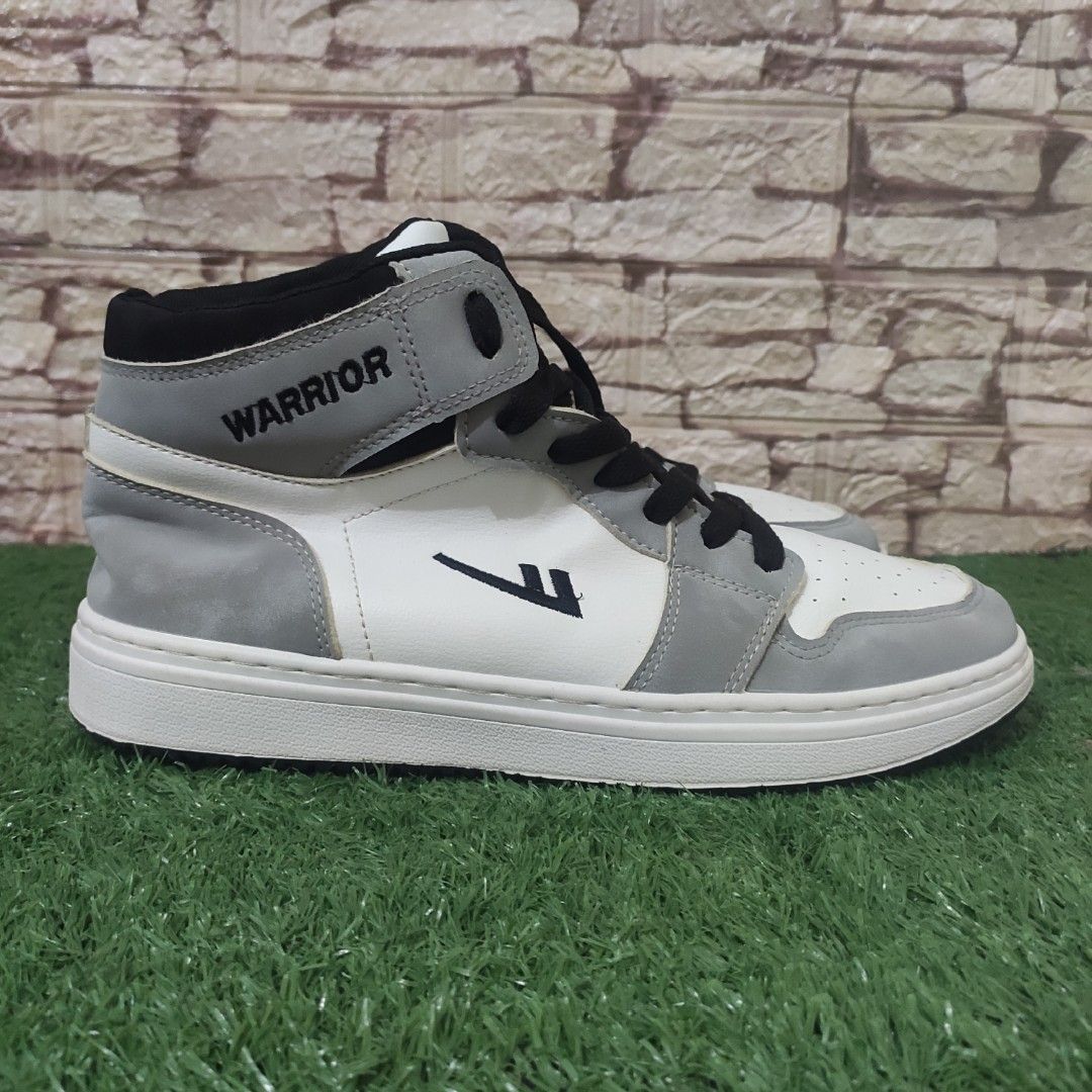 Warrior Men s US Size 8.5 Shoes 26.5cm Grey and White Men s