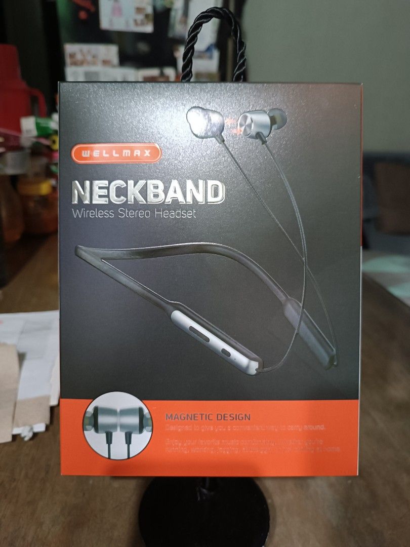 WellMax Blutooth Headset (Category: Headphones & Headsets) located in Manila. Submitted by michaelde.guzman (Listing ID 1248330684, Image 1). Description: brand new wellmax blutooth headset. wirels, noise cancellation, surround sound. price negotiable. pls pm for interested people..