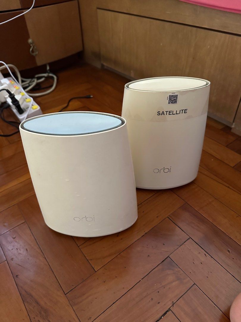 WiFi router mesh Orbi RBR40 with RBS40 satellite., Computers & Tech